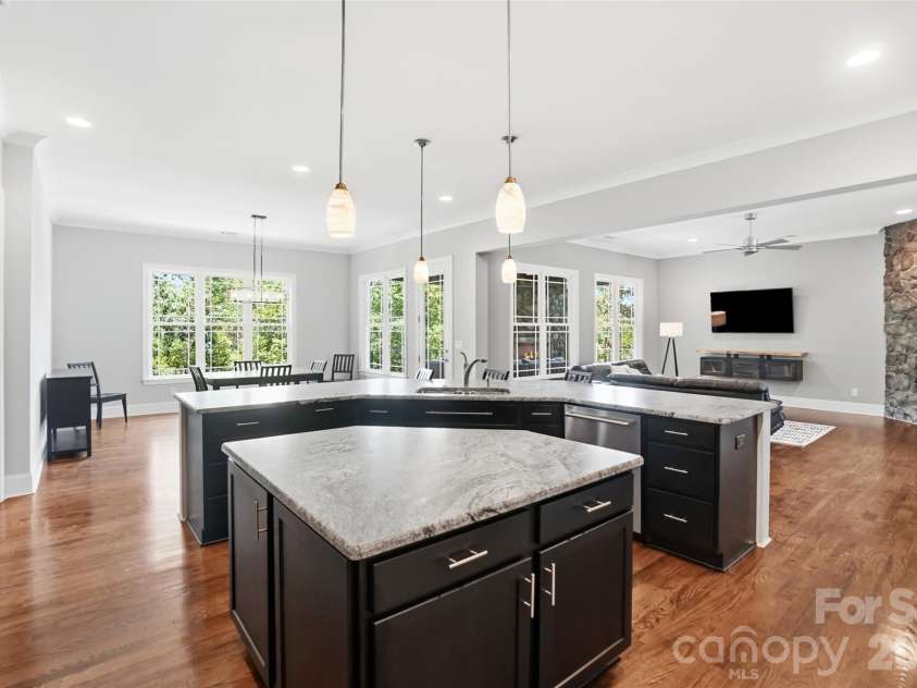 328 Calming Way, Tega Cay, SC 29708.  MLS# CAR4391141, YatesRealty ID 30704. 