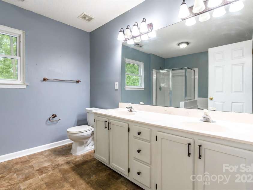 202 Pond View Lane, Fort Mill, SC 29715.  MLS# CAR4288681, YatesRealty ID 30705. 