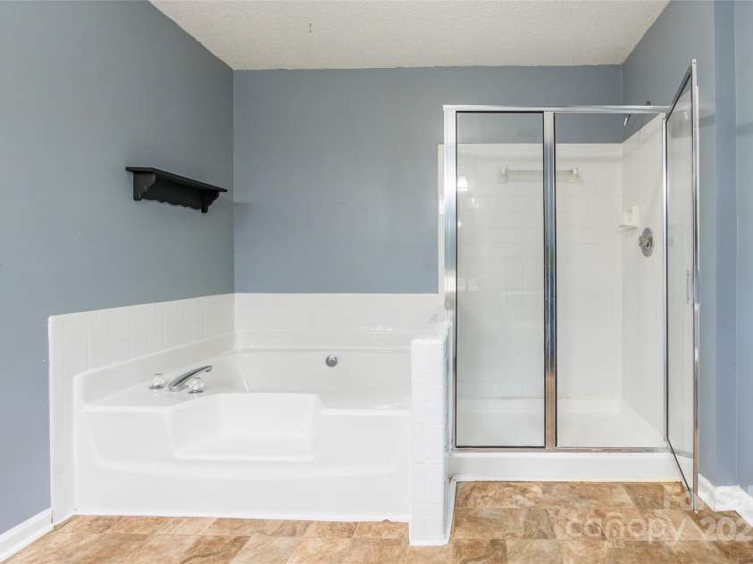 202 Pond View Lane, Fort Mill, SC 29715.  MLS# CAR4288681, YatesRealty ID 30705. 