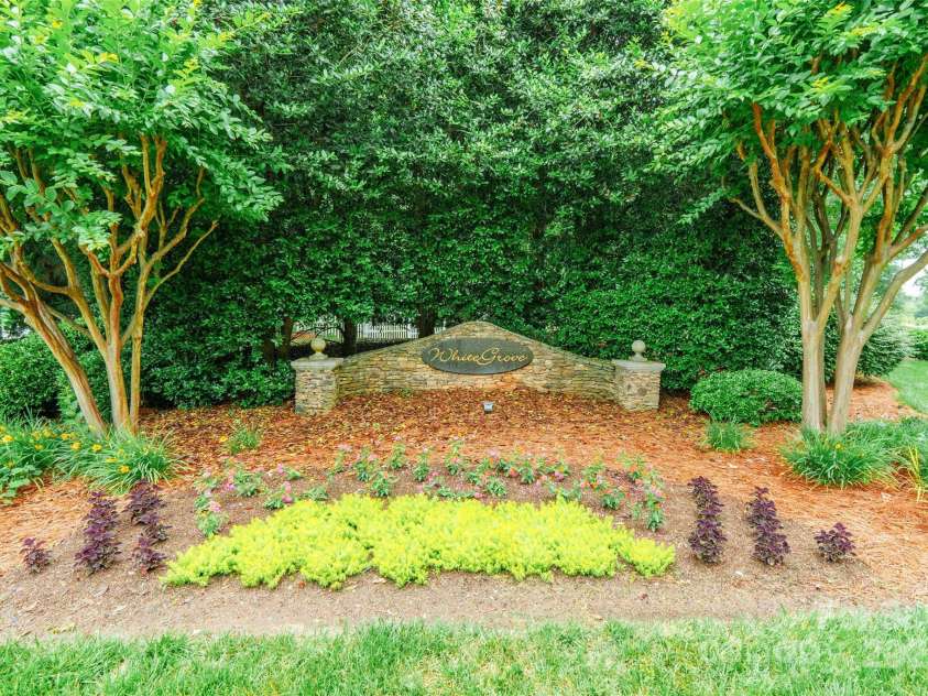 202 Pond View Lane, Fort Mill, SC 29715.  MLS# CAR4288681, YatesRealty ID 30705. 