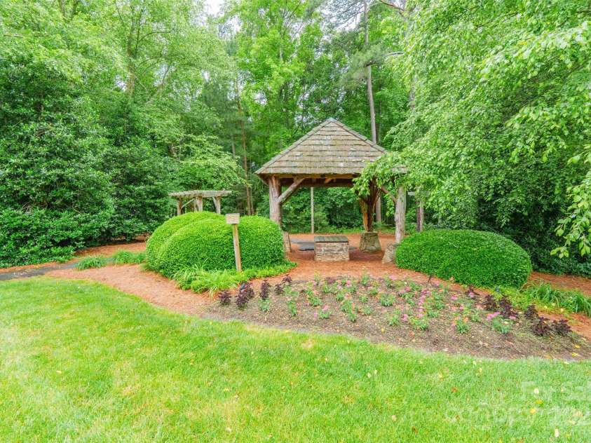 202 Pond View Lane, Fort Mill, SC 29715.  MLS# CAR4288681, YatesRealty ID 30705. 