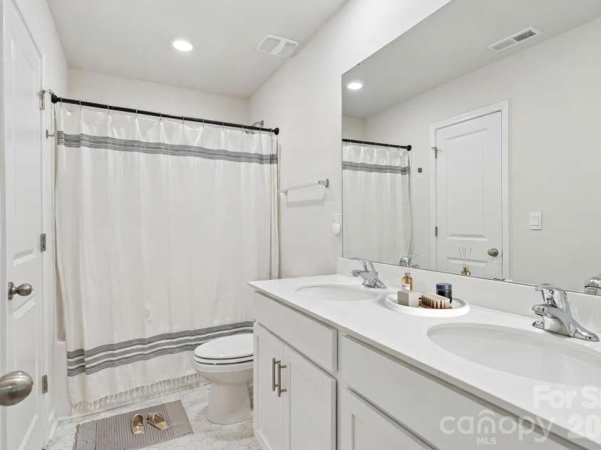 3631 Azalea Ridge Drive, Mount Holly, NC 28120.  MLS# CAR4392256, YatesRealty ID 30705. 