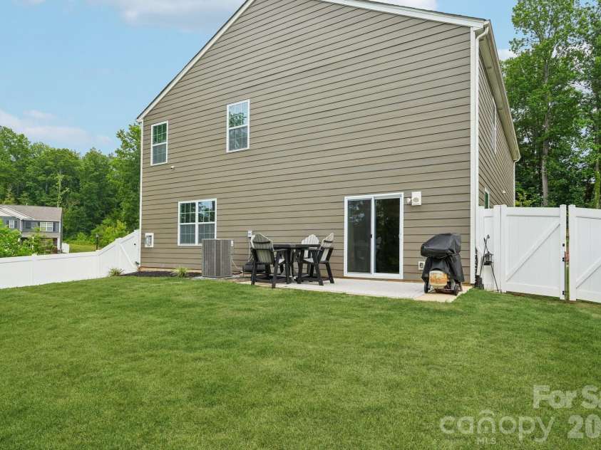 3631 Azalea Ridge Drive, Mount Holly, NC 28120.  MLS# CAR4392256, YatesRealty ID 30705. 