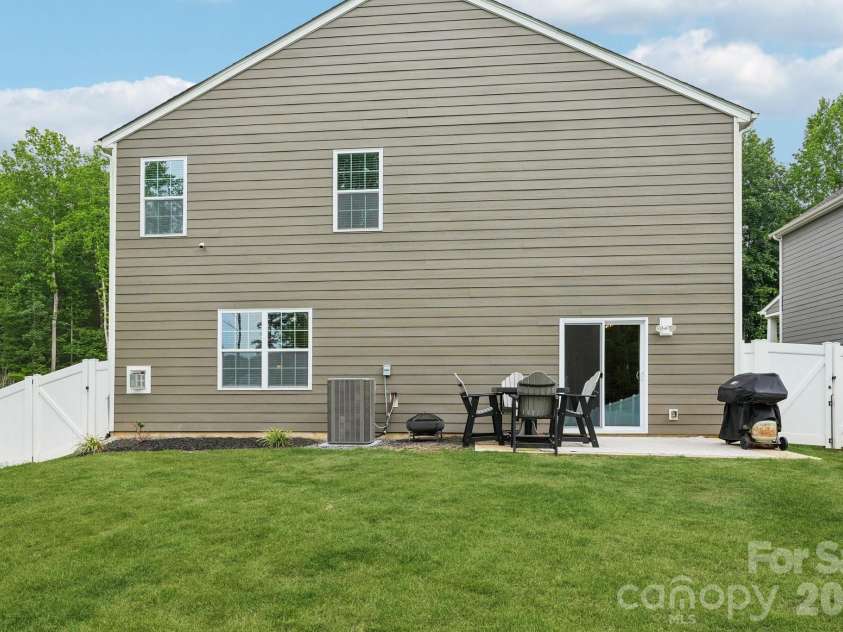 3631 Azalea Ridge Drive, Mount Holly, NC 28120.  MLS# CAR4392256, YatesRealty ID 30705. 