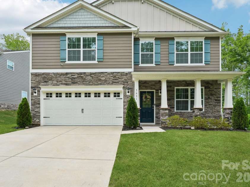 3631 Azalea Ridge Drive, Mount Holly, NC 28120.  MLS# CAR4392256, YatesRealty ID 30705. 