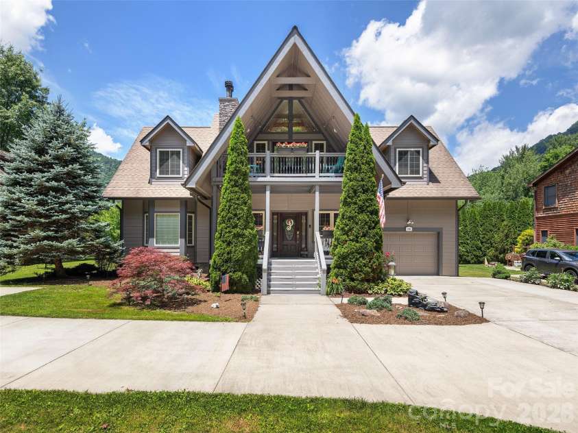 148 Campbell Creek Road, Maggie Valley, NC 28751.  MLS# CAR4393673, YatesRealty ID 30706. 