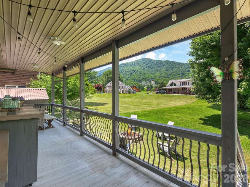 148 Campbell Creek Road, Maggie Valley, NC 28751.  MLS# CAR4393673, YatesRealty ID 30706. 