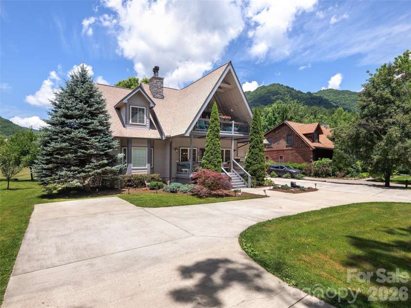 148 Campbell Creek Road, Maggie Valley, NC 28751.  MLS# CAR4393673, YatesRealty ID 30706. 