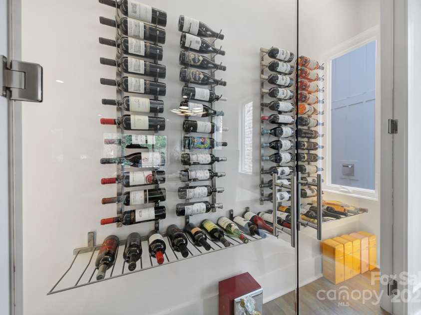 1813 Kenwood Avenue, Charlotte, NC 28205.  MLS# CAR4284001, YatesRealty ID 30707. 