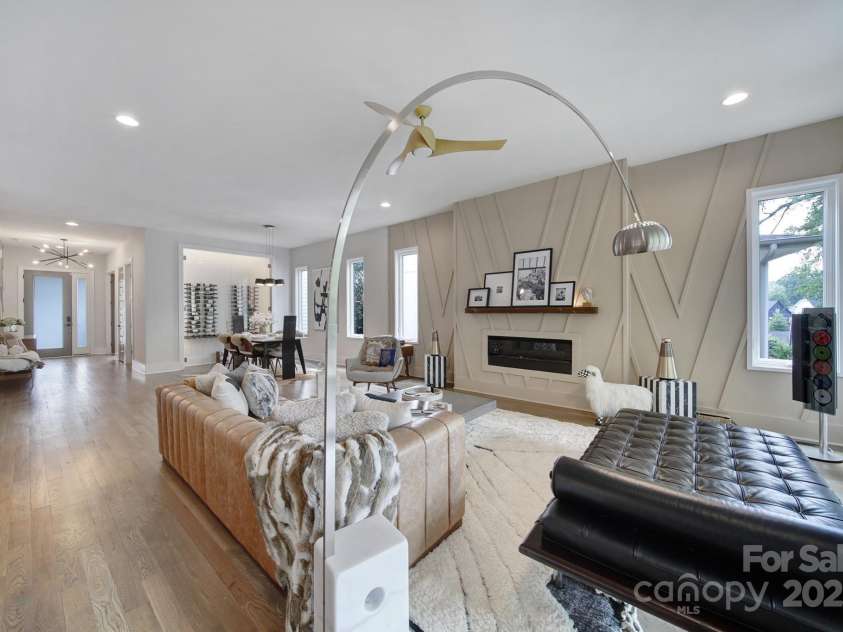 1813 Kenwood Avenue, Charlotte, NC 28205.  MLS# CAR4284001, YatesRealty ID 30707. 