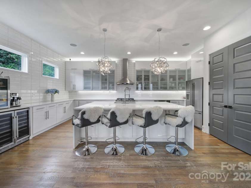 1813 Kenwood Avenue, Charlotte, NC 28205.  MLS# CAR4284001, YatesRealty ID 30707. 