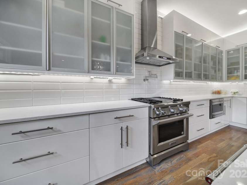 1813 Kenwood Avenue, Charlotte, NC 28205.  MLS# CAR4284001, YatesRealty ID 30707. 