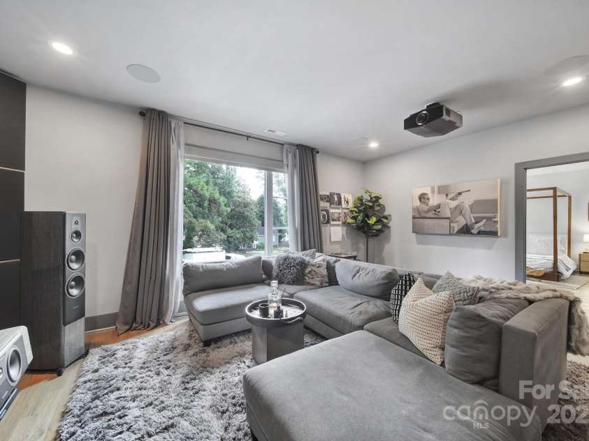 1813 Kenwood Avenue, Charlotte, NC 28205.  MLS# CAR4284001, YatesRealty ID 30707. 