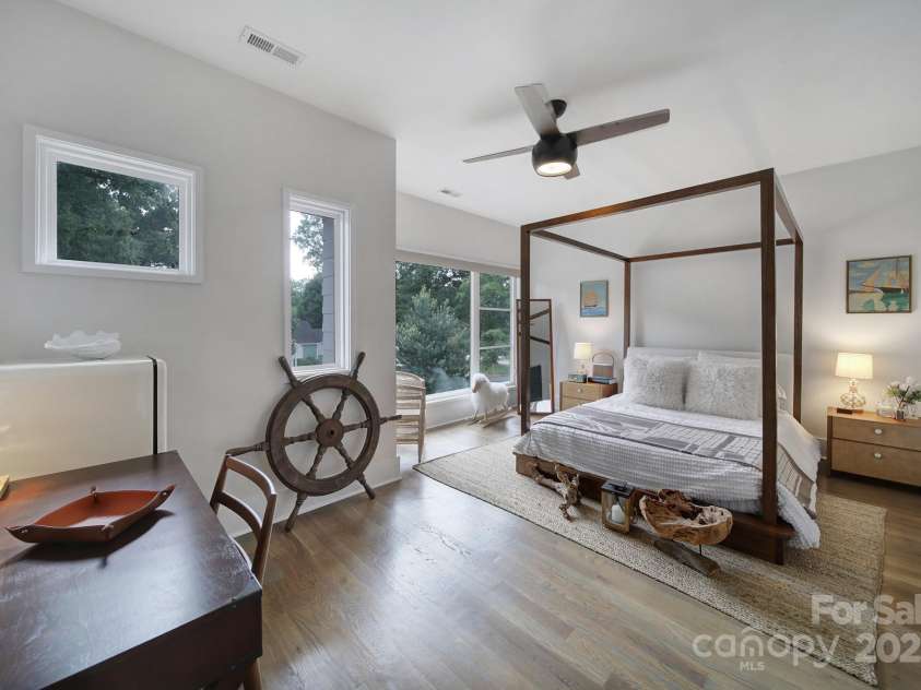 1813 Kenwood Avenue, Charlotte, NC 28205.  MLS# CAR4284001, YatesRealty ID 30707. 