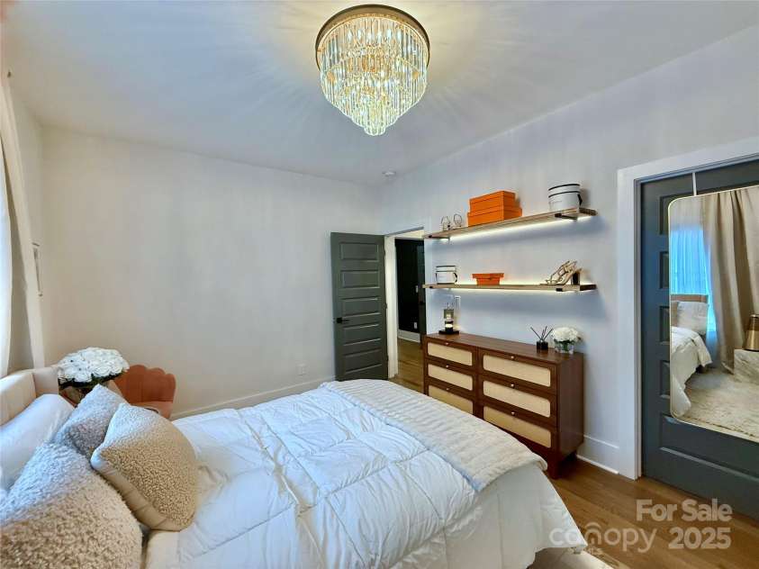 1813 Kenwood Avenue, Charlotte, NC 28205.  MLS# CAR4284001, YatesRealty ID 30707. 