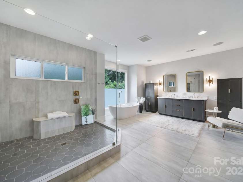 1813 Kenwood Avenue, Charlotte, NC 28205.  MLS# CAR4284001, YatesRealty ID 30707. 