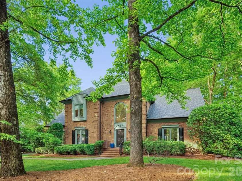 5631 Colony Road, Charlotte, NC 28226.  MLS# CAR4379598, YatesRealty ID 30708. 