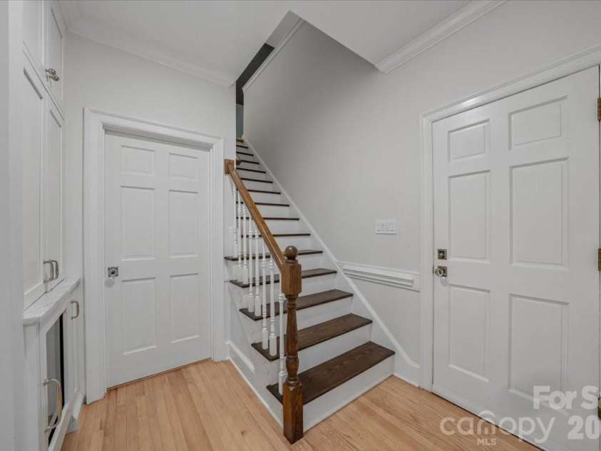5631 Colony Road, Charlotte, NC 28226.  MLS# CAR4379598, YatesRealty ID 30708. 