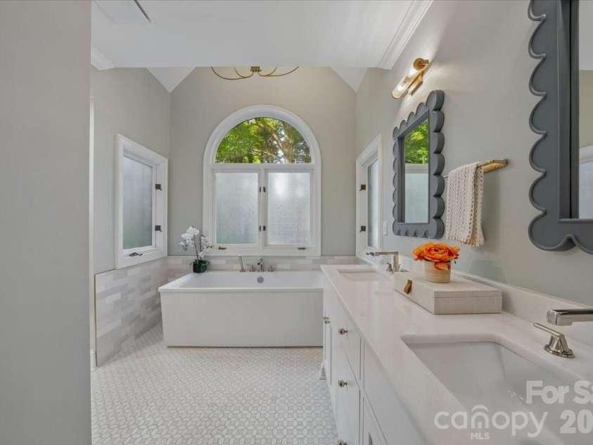 5631 Colony Road, Charlotte, NC 28226.  MLS# CAR4379598, YatesRealty ID 30708. 