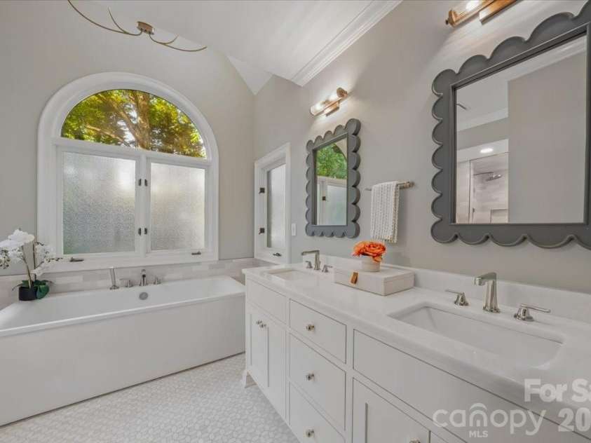 5631 Colony Road, Charlotte, NC 28226.  MLS# CAR4379598, YatesRealty ID 30708. 