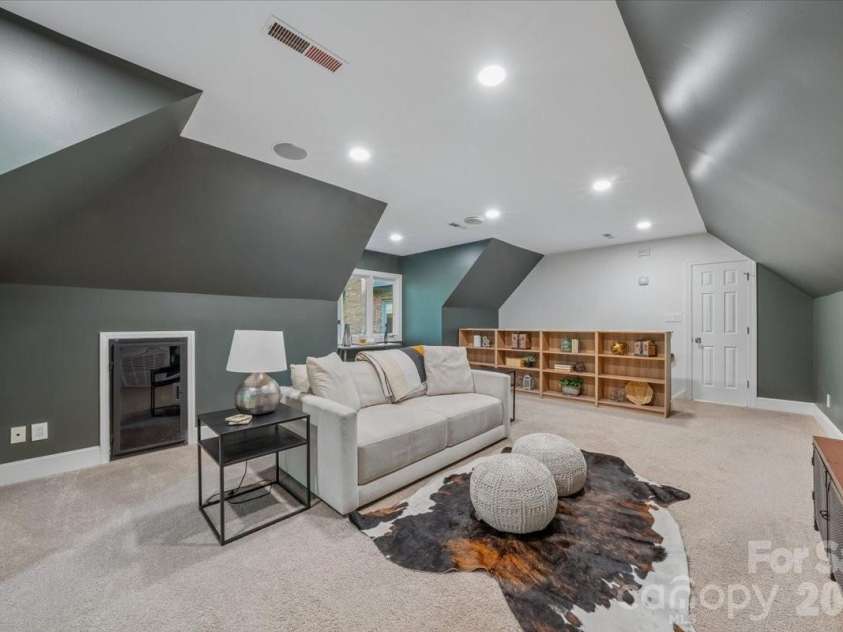 5631 Colony Road, Charlotte, NC 28226.  MLS# CAR4379598, YatesRealty ID 30708. 