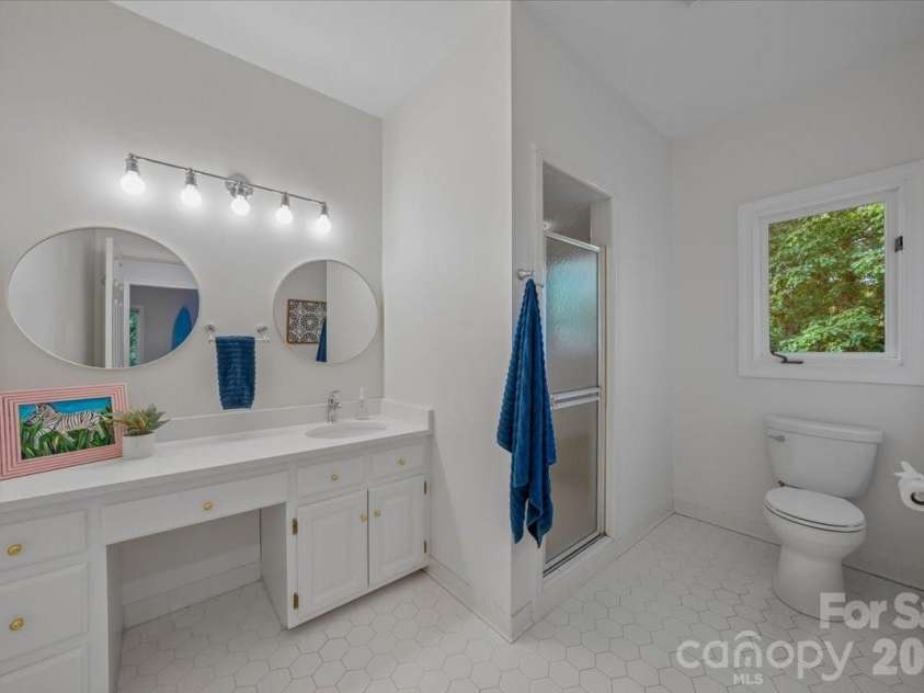 5631 Colony Road, Charlotte, NC 28226.  MLS# CAR4379598, YatesRealty ID 30708. 