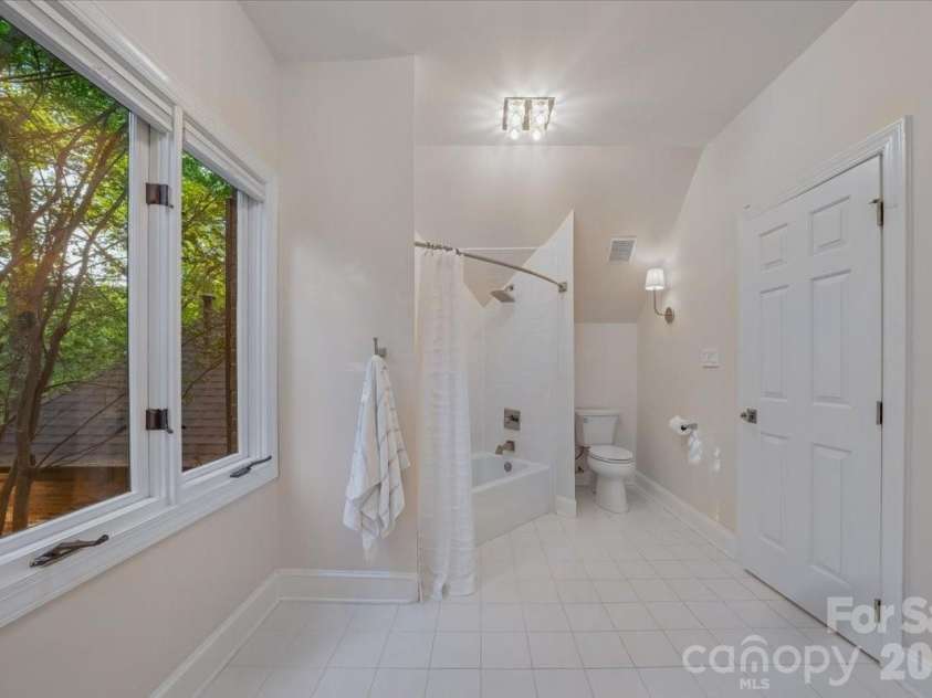 5631 Colony Road, Charlotte, NC 28226.  MLS# CAR4379598, YatesRealty ID 30708. 