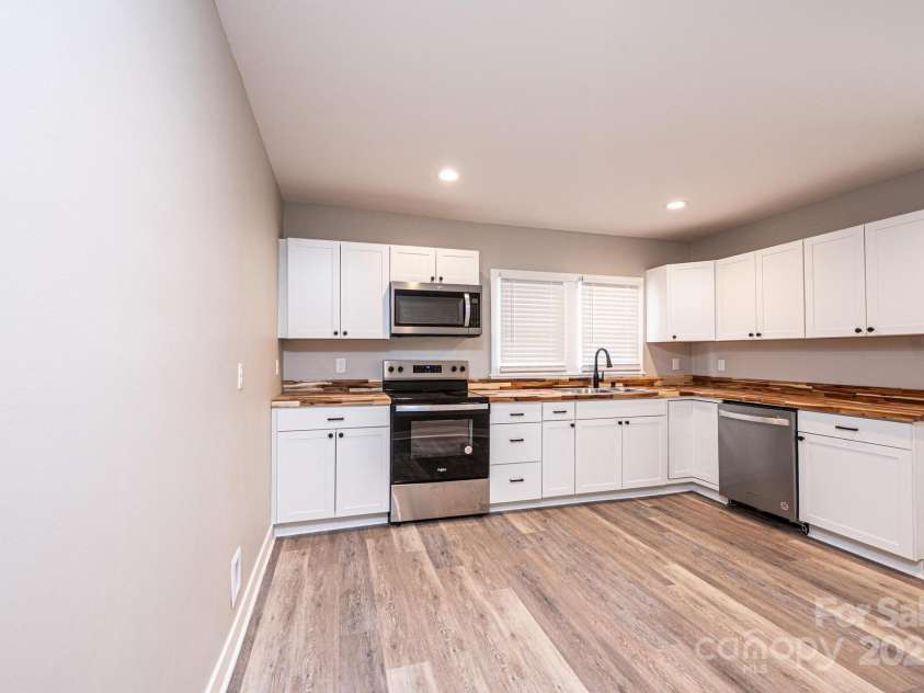 4221 Maiden Road, Maiden, NC 28650.  MLS# CAR4234275, YatesRealty ID 3071. 