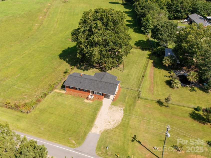1156 Suttle Road, Lancaster, SC 29720.  MLS# CAR4309265, YatesRealty ID 30710. 