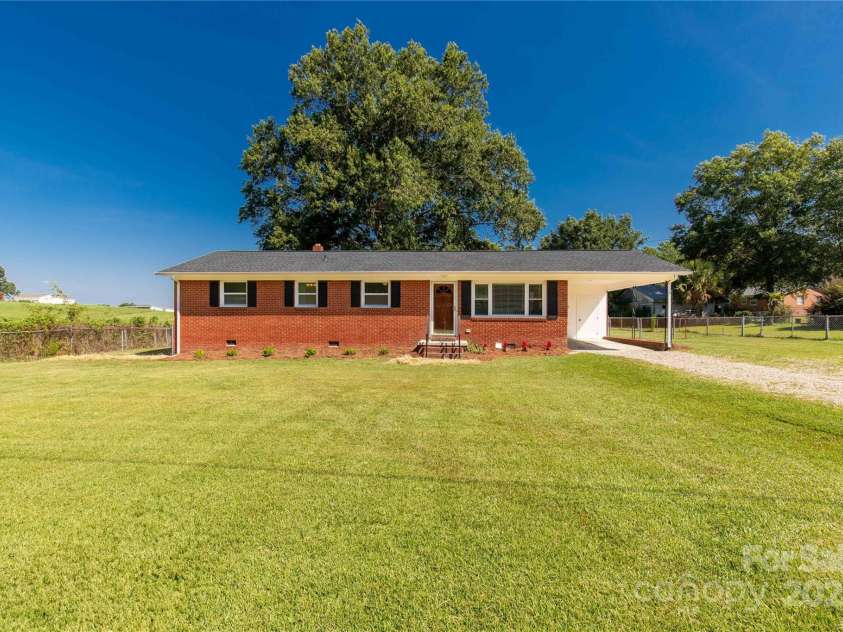 1156 Suttle Road, Lancaster, SC 29720.  MLS# CAR4309265, YatesRealty ID 30710. 