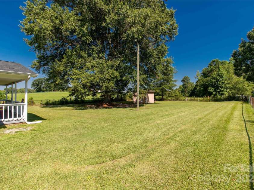 1156 Suttle Road, Lancaster, SC 29720.  MLS# CAR4309265, YatesRealty ID 30710. 