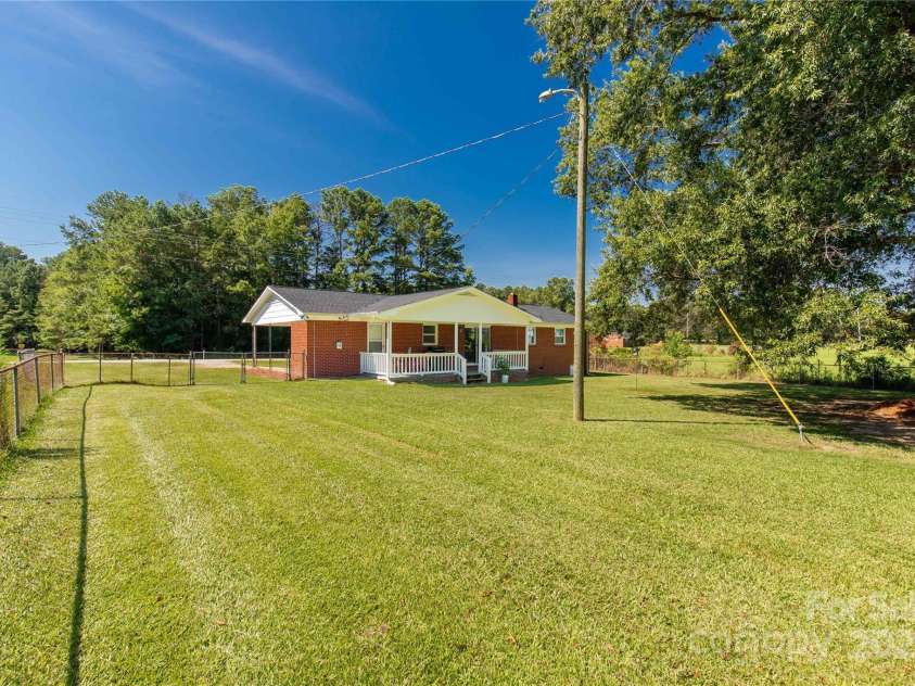 1156 Suttle Road, Lancaster, SC 29720.  MLS# CAR4309265, YatesRealty ID 30710. 