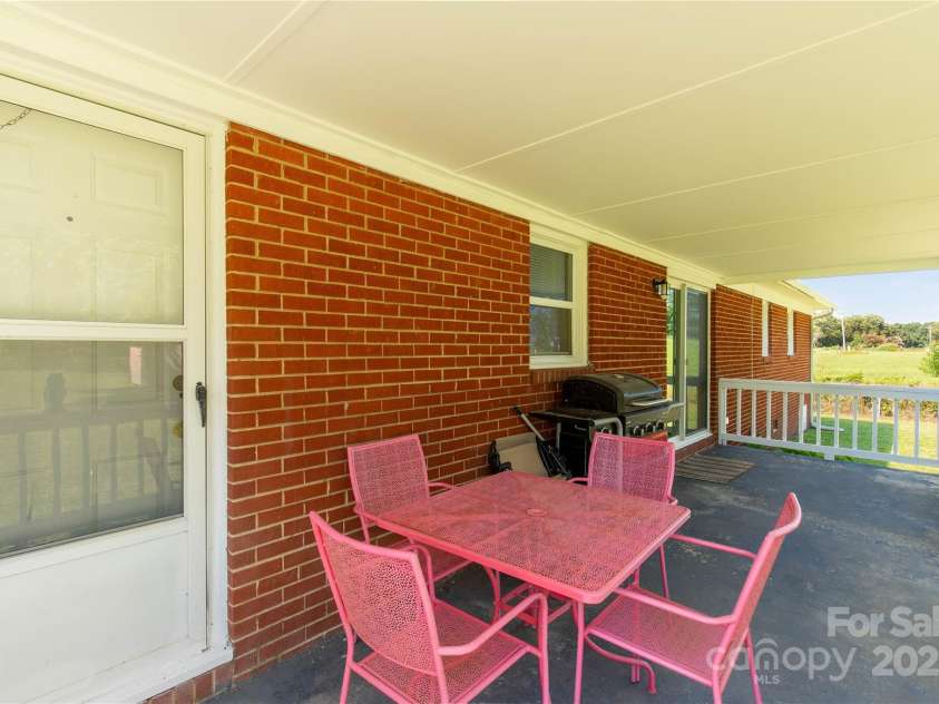 1156 Suttle Road, Lancaster, SC 29720.  MLS# CAR4309265, YatesRealty ID 30710. 