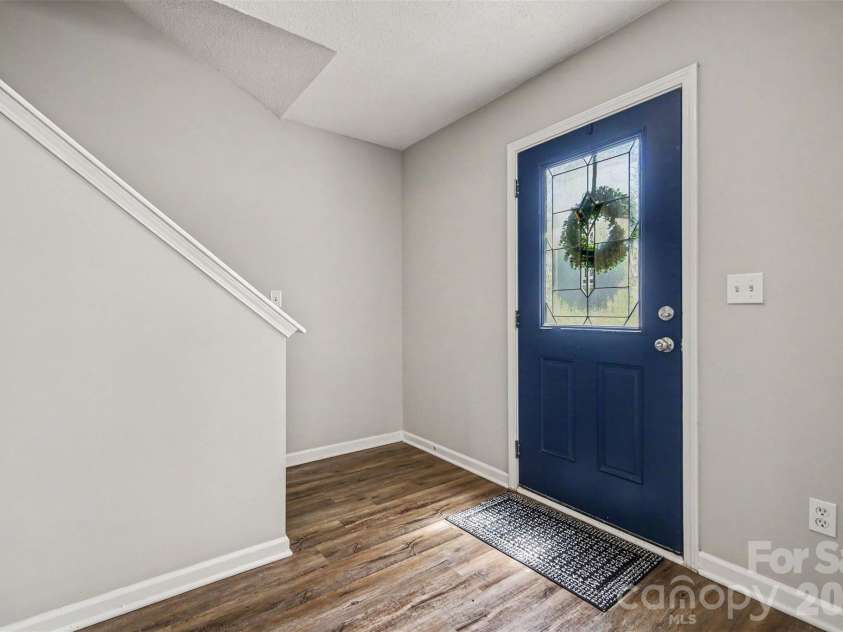 705 Pawley Drive, Charlotte, NC 28214.  MLS# CAR4383545, YatesRealty ID 30710. 