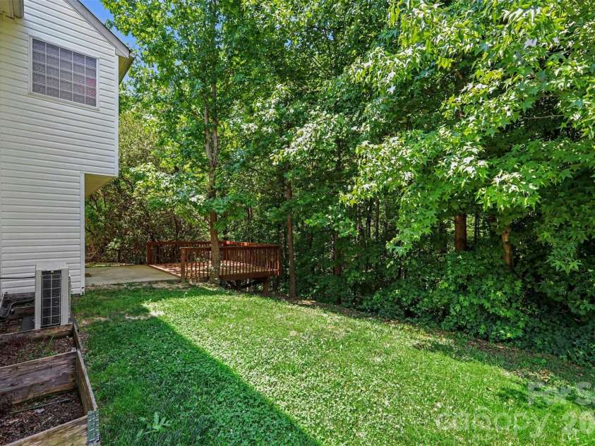 705 Pawley Drive, Charlotte, NC 28214.  MLS# CAR4383545, YatesRealty ID 30710. 