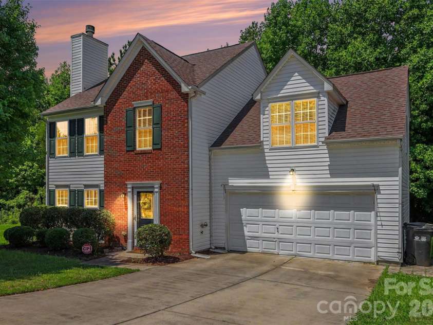 705 Pawley Drive, Charlotte, NC 28214.  MLS# CAR4383545, YatesRealty ID 30710. 