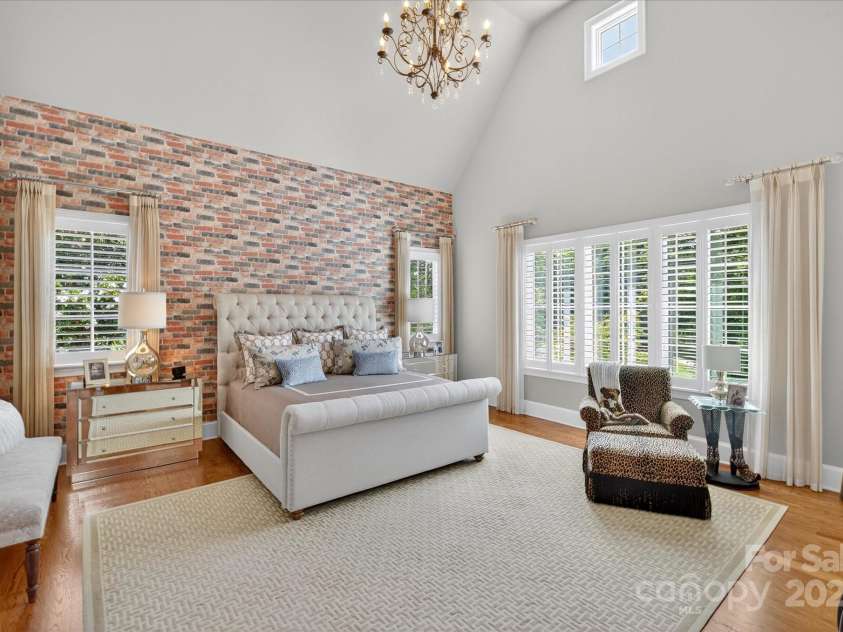 1100 Seminole Drive, Indian Land, SC 29707.  MLS# CAR4285132, YatesRealty ID 30711. Oak floors, vaulted ceilings in spacious primary suite on main