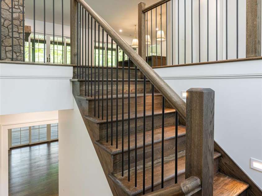 99 Little Cherokee Ridge, Hendersonville, NC 28739.  MLS# CAR4375910, YatesRealty ID 30711. 