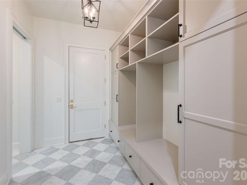 99 Little Cherokee Ridge, Hendersonville, NC 28739.  MLS# CAR4375910, YatesRealty ID 30711. Mudroom