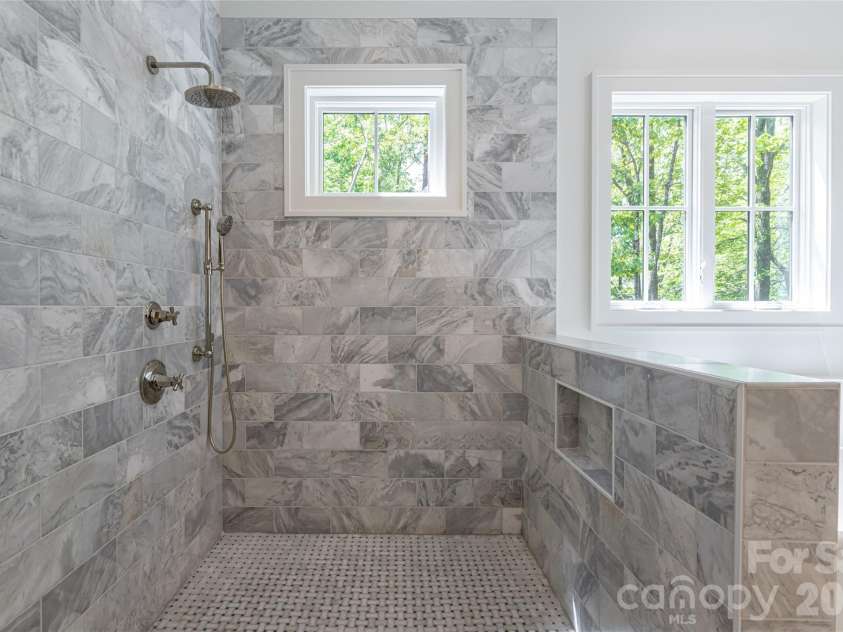 99 Little Cherokee Ridge, Hendersonville, NC 28739.  MLS# CAR4375910, YatesRealty ID 30711. Primary Bathroom