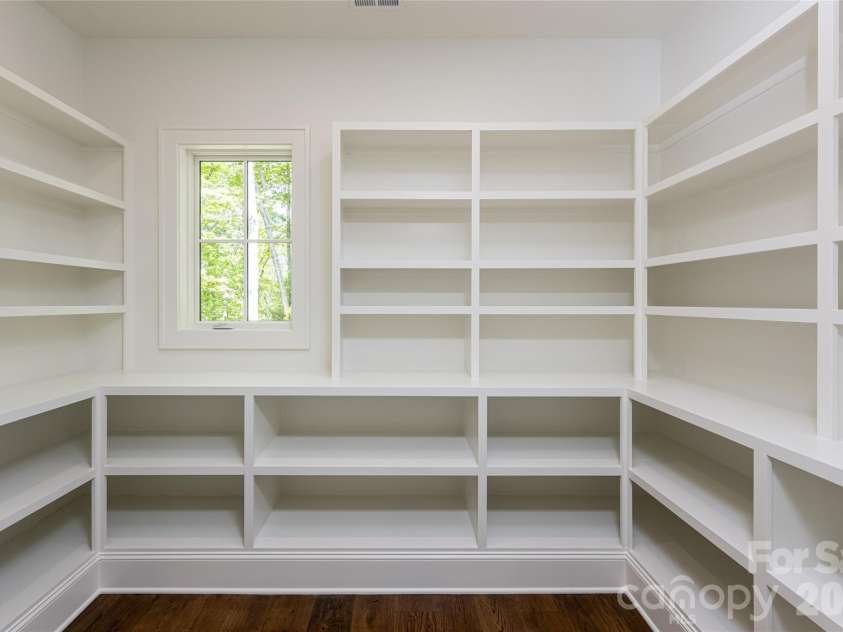 99 Little Cherokee Ridge, Hendersonville, NC 28739.  MLS# CAR4375910, YatesRealty ID 30711. Walk-in Pantry