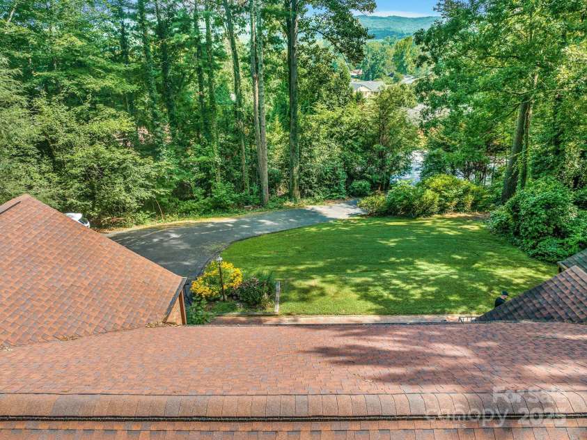 119 Yardley Court, Hendersonville, NC 28739.  MLS# CAR4285424, YatesRealty ID 30713. 