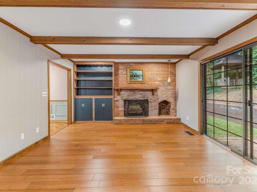 119 Yardley Court, Hendersonville, NC 28739.  MLS# CAR4285424, YatesRealty ID 30713. Den