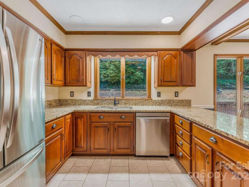 119 Yardley Court, Hendersonville, NC 28739.  MLS# CAR4285424, YatesRealty ID 30713. Kitchen