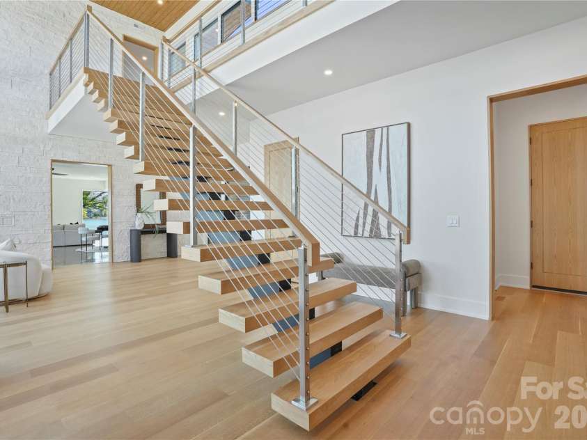 22554 John Gamble Road, Cornelius, NC 28031.  MLS# CAR4388658, YatesRealty ID 30713. Mono Stair 