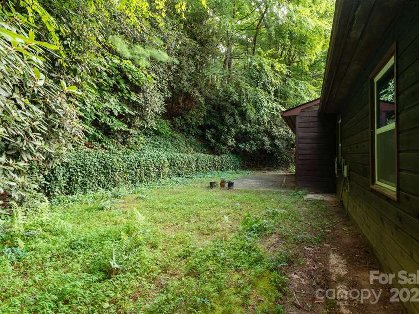 232 Stone Brook Drive, Hendersonville, NC 28791.  MLS# CAR4280883, YatesRealty ID 30718. 