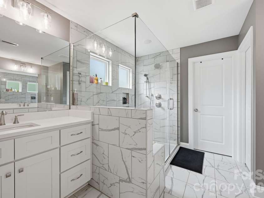 4701 Trostan Turn Turn, Kannapolis, NC 28081.  MLS# CAR4388277, YatesRealty ID 30718. Primary bath