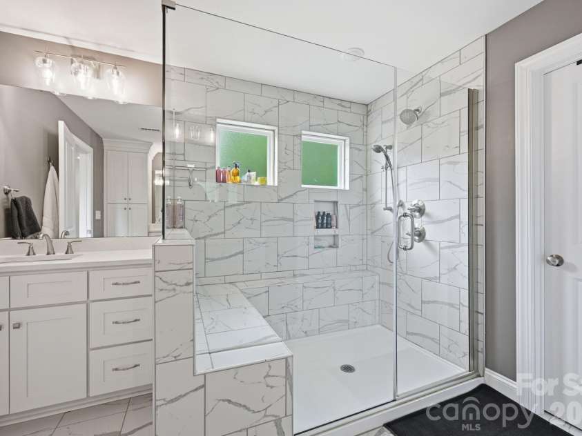 4701 Trostan Turn Turn, Kannapolis, NC 28081.  MLS# CAR4388277, YatesRealty ID 30718. Primary bath vanities on each side