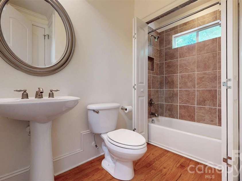 7010 Stanbury Drive, Matthews, NC 28104.  MLS# CAR4391261, YatesRealty ID 30719. 