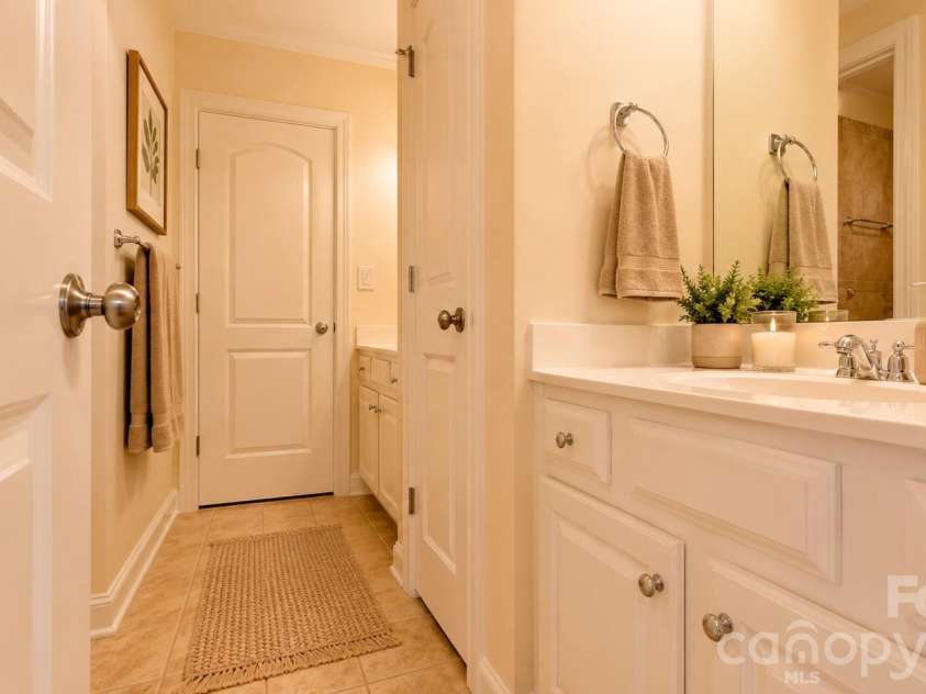 7010 Stanbury Drive, Matthews, NC 28104.  MLS# CAR4391261, YatesRealty ID 30719. 